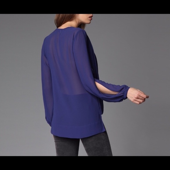 NWT Blouse Surplice Front Slit Sleeveless Shear Top Layer Size: Small - Picture 2 of 3